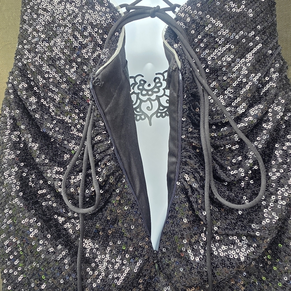 Cinderella Divine Sequin Gown- L - Picture 12 of 15
